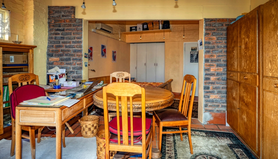 5 Bedroom Property for Sale in Clovelly Western Cape